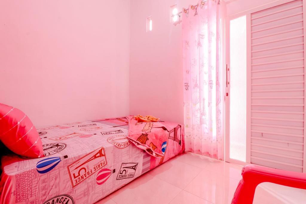 Pinky Guest House Batu Batu  Exterior photo