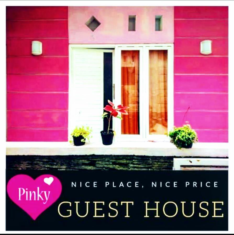 Pinky Guest House Batu Batu  Exterior photo