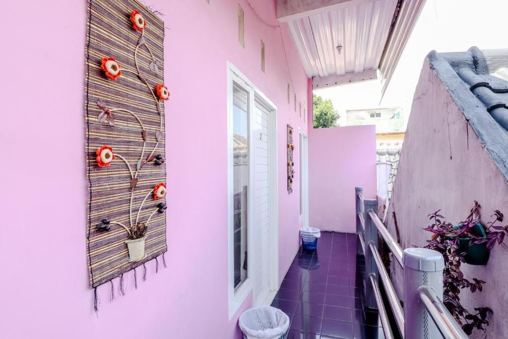 Pinky Guest House Batu Batu  Exterior photo