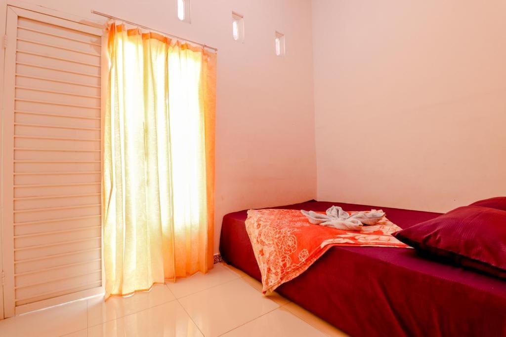 Pinky Guest House Batu Batu  Exterior photo