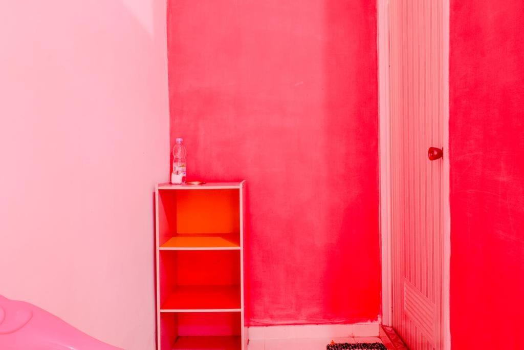 Pinky Guest House Batu Batu  Exterior photo