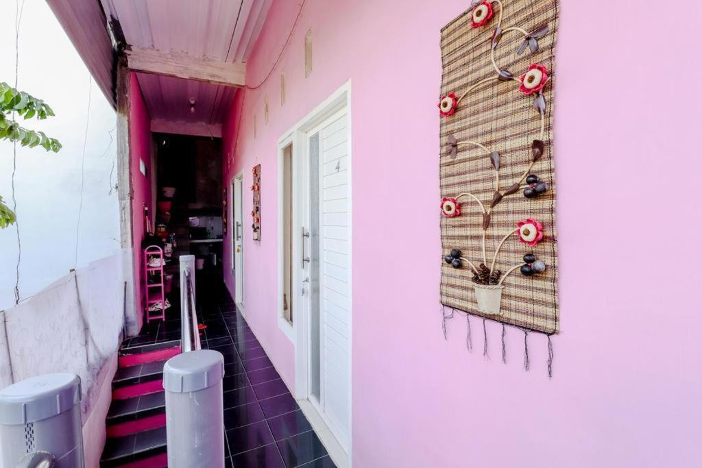 Pinky Guest House Batu Batu  Exterior photo