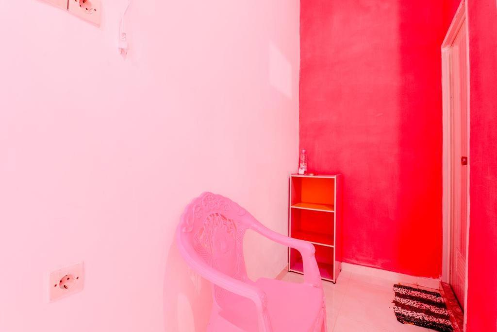Pinky Guest House Batu Batu  Exterior photo